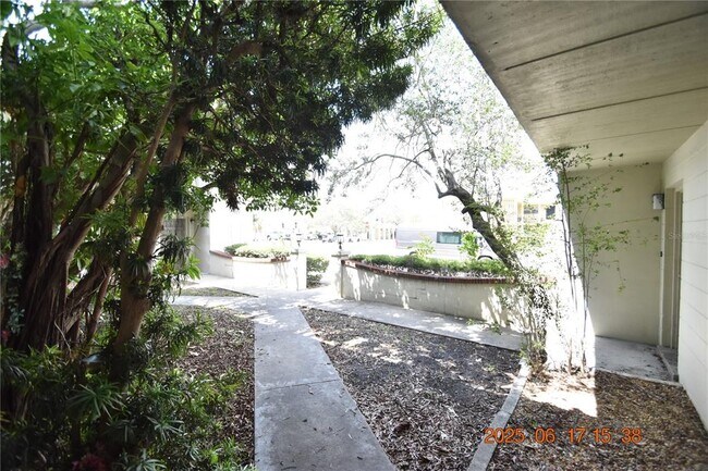 Building Photo - 302 Danube Ave