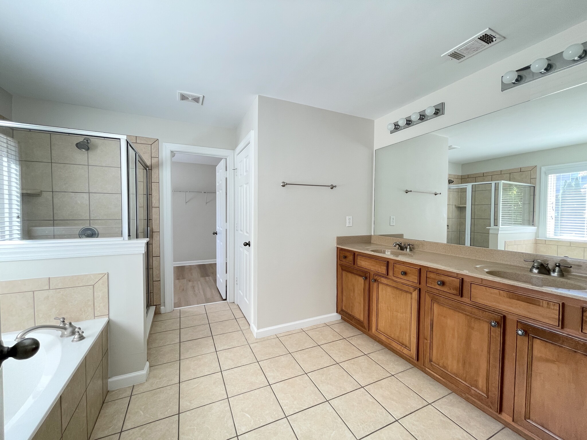 Master Bathroom - 2650 Royston Dr