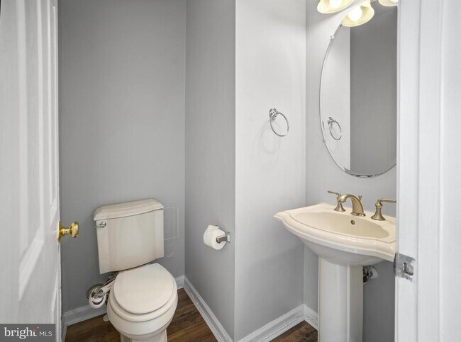 Building Photo - 44163 Azalea Ct