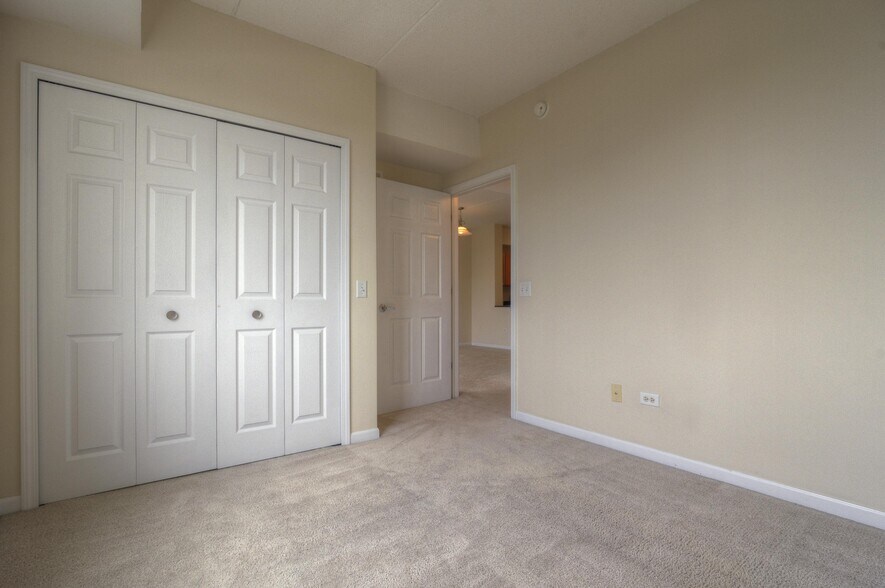 Building Photo - 238 E Irving Park Rd