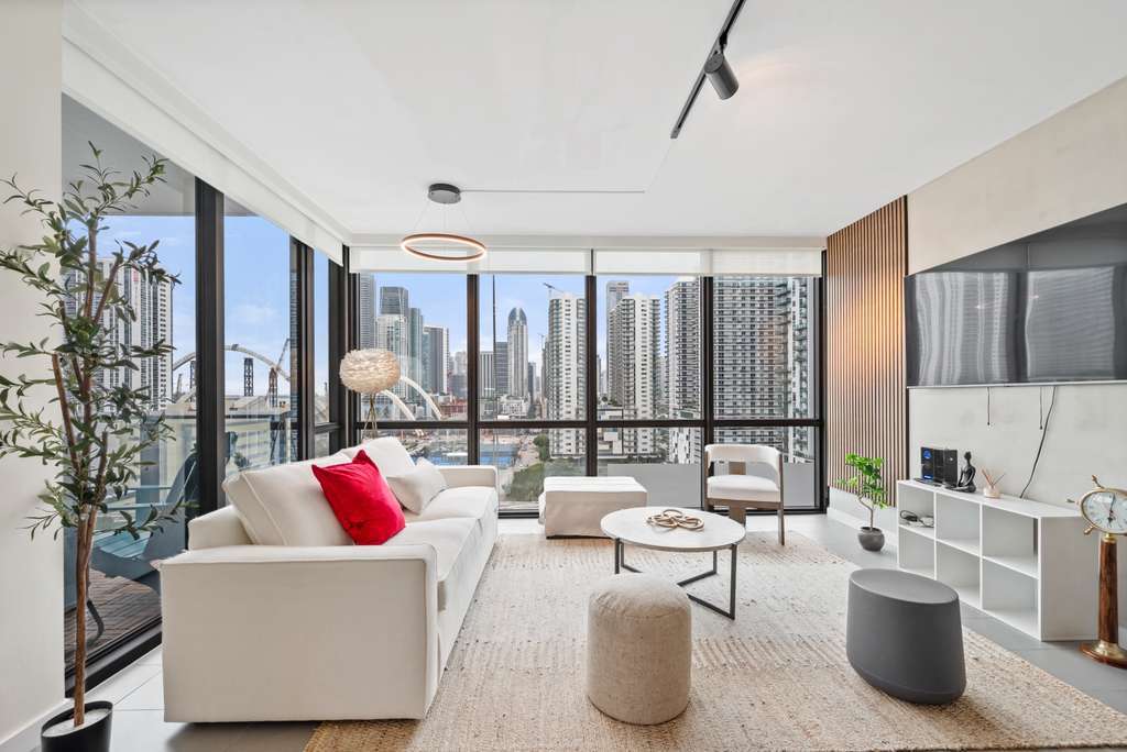 Building Photo - 1600 NE 1st Ave