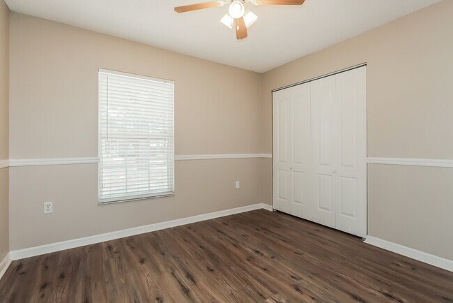 Building Photo - 839 Greenbelt Cir