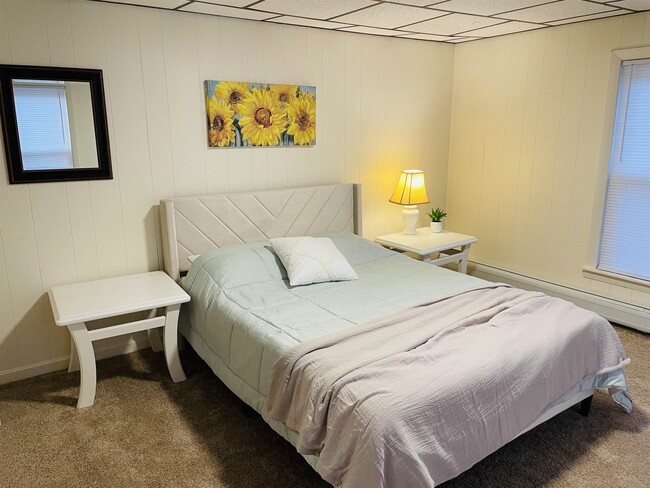 Building Photo - 17 Arch St