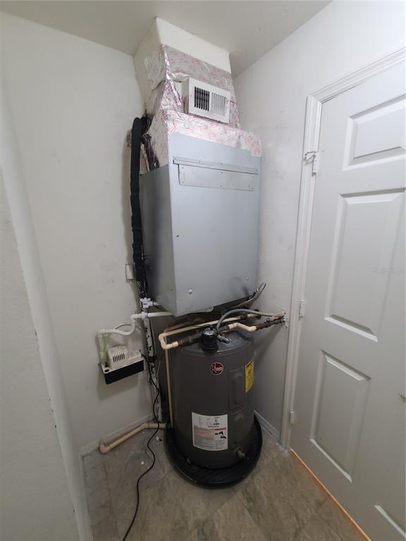 Building Photo - 5903 Willow Ridge Dr