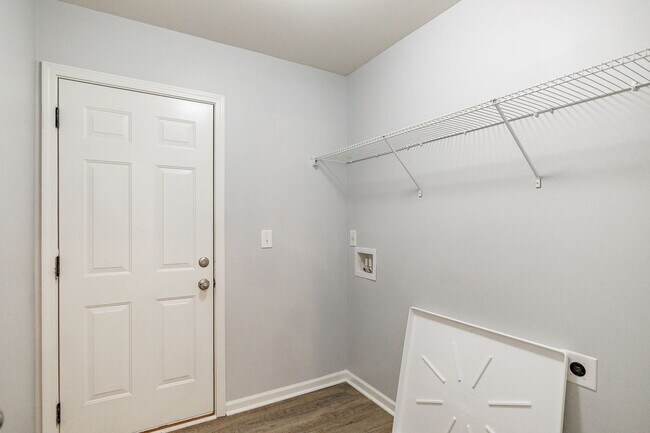 Building Photo - Spacious 3-Bed, 2.5-Bath Home in Lantern Walk