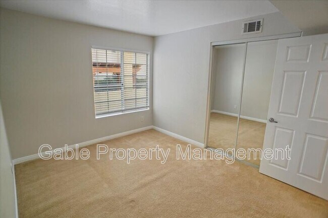 Building Photo - 5515 Canoga Ave