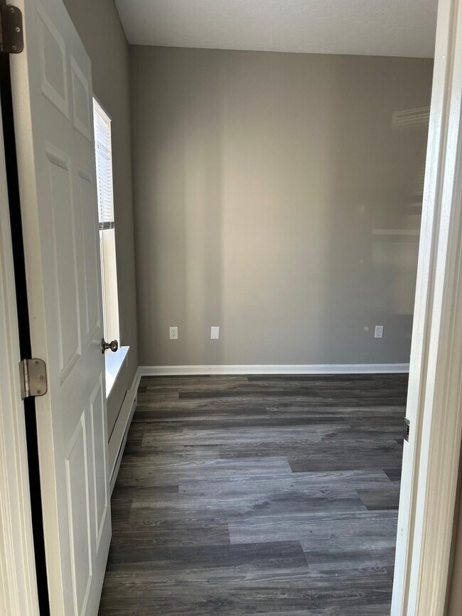 Building Photo - 236 Wray Ct