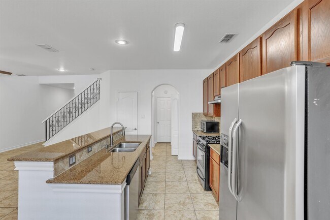 Building Photo - 9813 Sandhill Dr