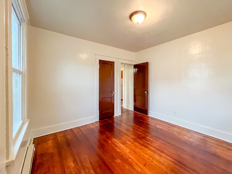 Building Photo - 1808 Fairfax Ave