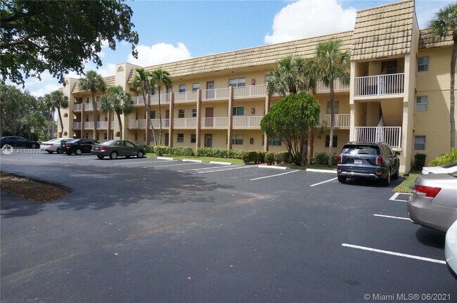 Building Photo - 8110 Sunrise Lakes Blvd