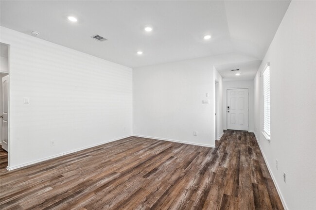 Building Photo - 5930 Hampton Vly Dr