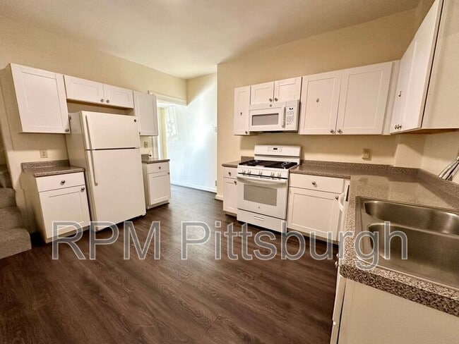 Building Photo - 826 Walbridge St