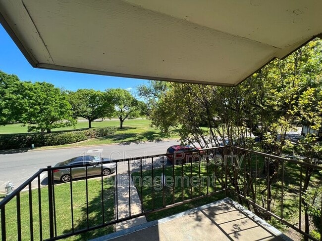 Building Photo - 4004 Ridglea Country Club Dr