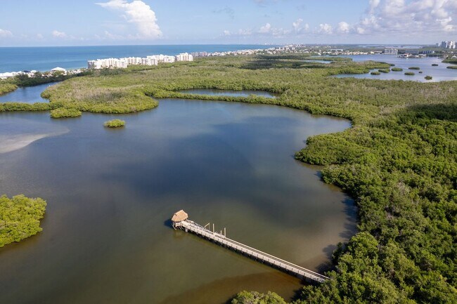Building Photo - 285 Naples Cove Dr