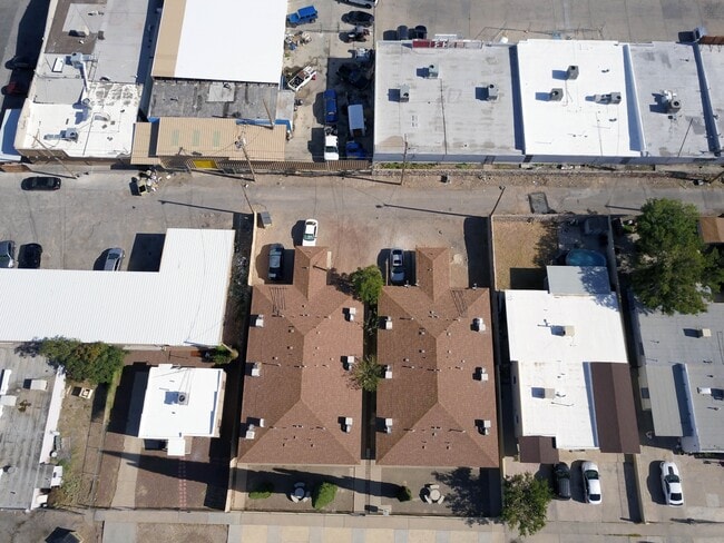 Building Photo - 3914 Thomason Ave