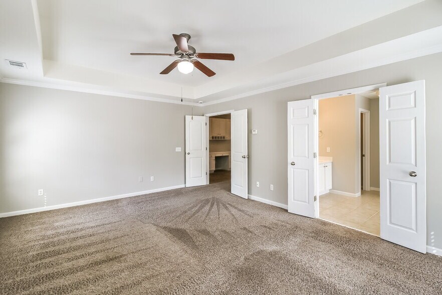 Building Photo - 2528 Mockingbird Ln