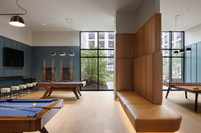 Building Photo - 405 W 206th St