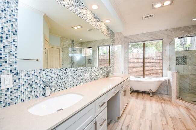 Building Photo - 755 Last Arrow Dr