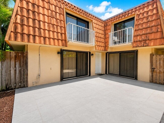 Building Photo - 865 Blue Ridge Cir