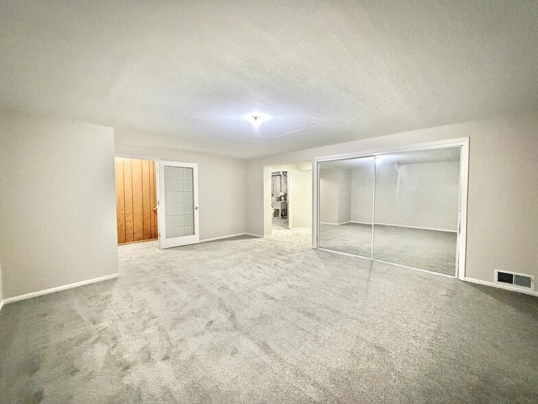 Building Photo - 3204 Westminster Rd