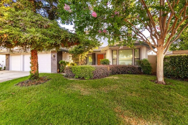 Building Photo - 11859 S Carson Way
