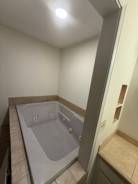 Building Photo - 1060 Park Forest Dr NW