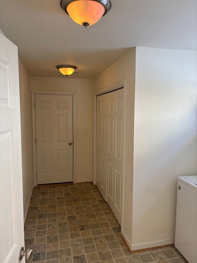 Building Photo - Great Home in Crozet!