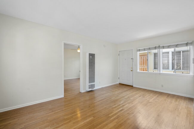 Building Photo - 4820 Inglewood Blvd