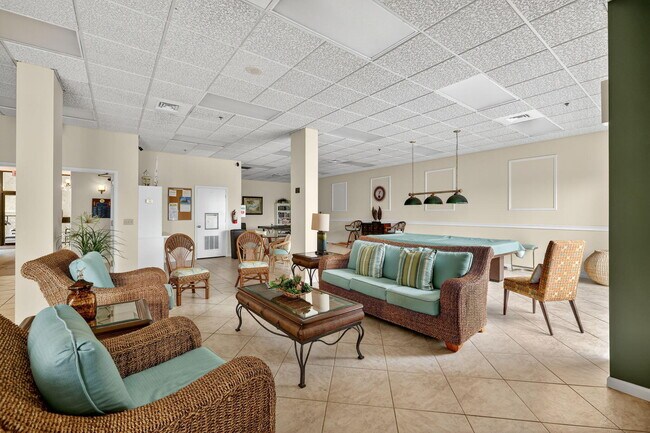 Building Photo - 5055 N Hwy A1A