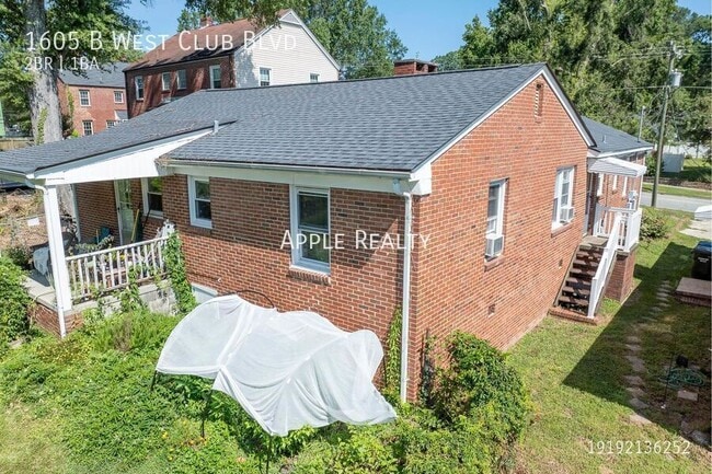 Building Photo - 1605 W Club Blvd