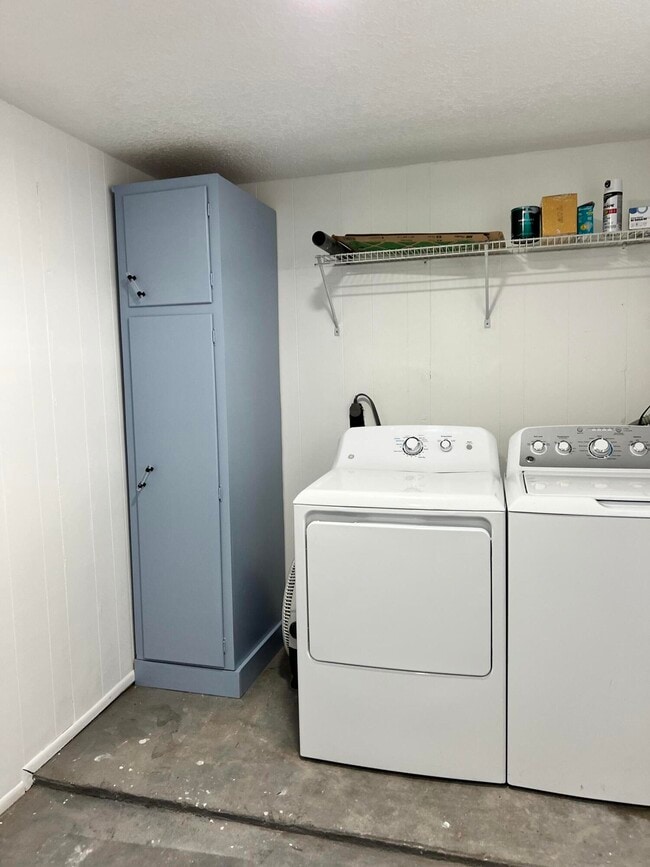 Building Photo - 1934 Wallace Ave