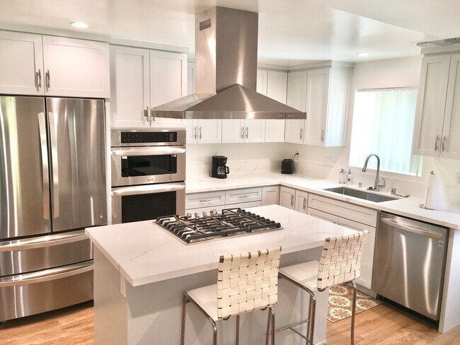 kitchen frontal Aspect - 2259 Cooley Pl