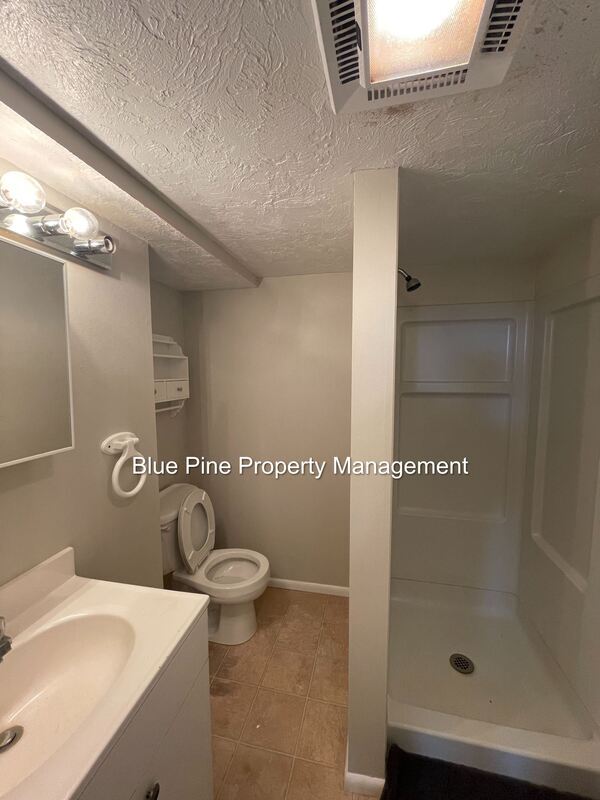 Building Photo - 740 Terrace Dr