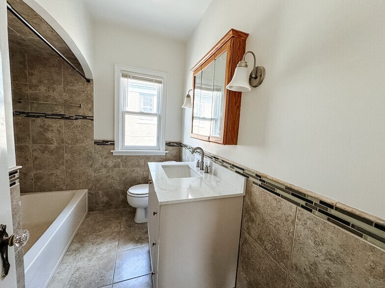 Building Photo - 2331 N 54th St