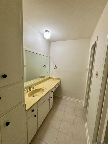 Building Photo - 5416 Heatherstone Dr