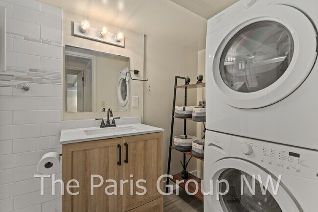 Building Photo - Fantastic Modernized Bridle Trails Mid Century Home * Central A/C, EV Charger, Exceptional Outdoo...