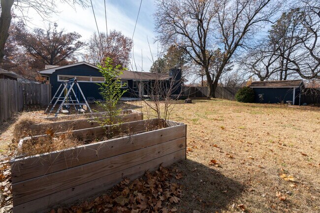 Building Photo - 6002 E 8th St N