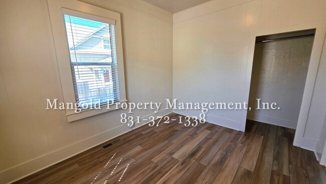 Building Photo - 2 Bed 1 Bath  New Monterey Home with Scenic Bay Views and Spacious Yard