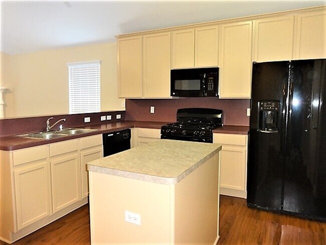 Primary Photo - 19072 Hammer Ln