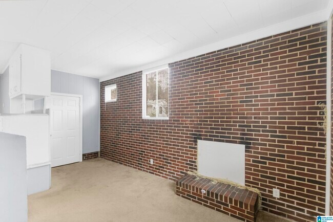 Building Photo - 9805 Maple Ln