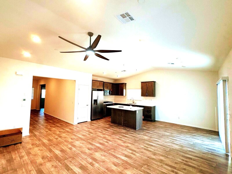 Building Photo - 31367 Autumn Blaze Dr