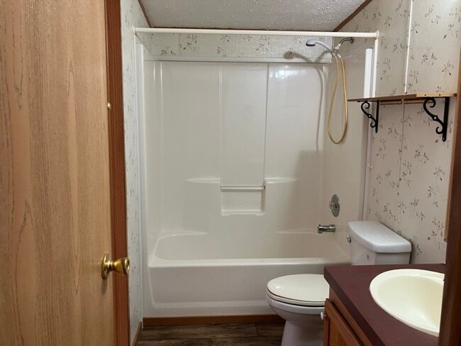 Building Photo - 3558 Brookline Ln