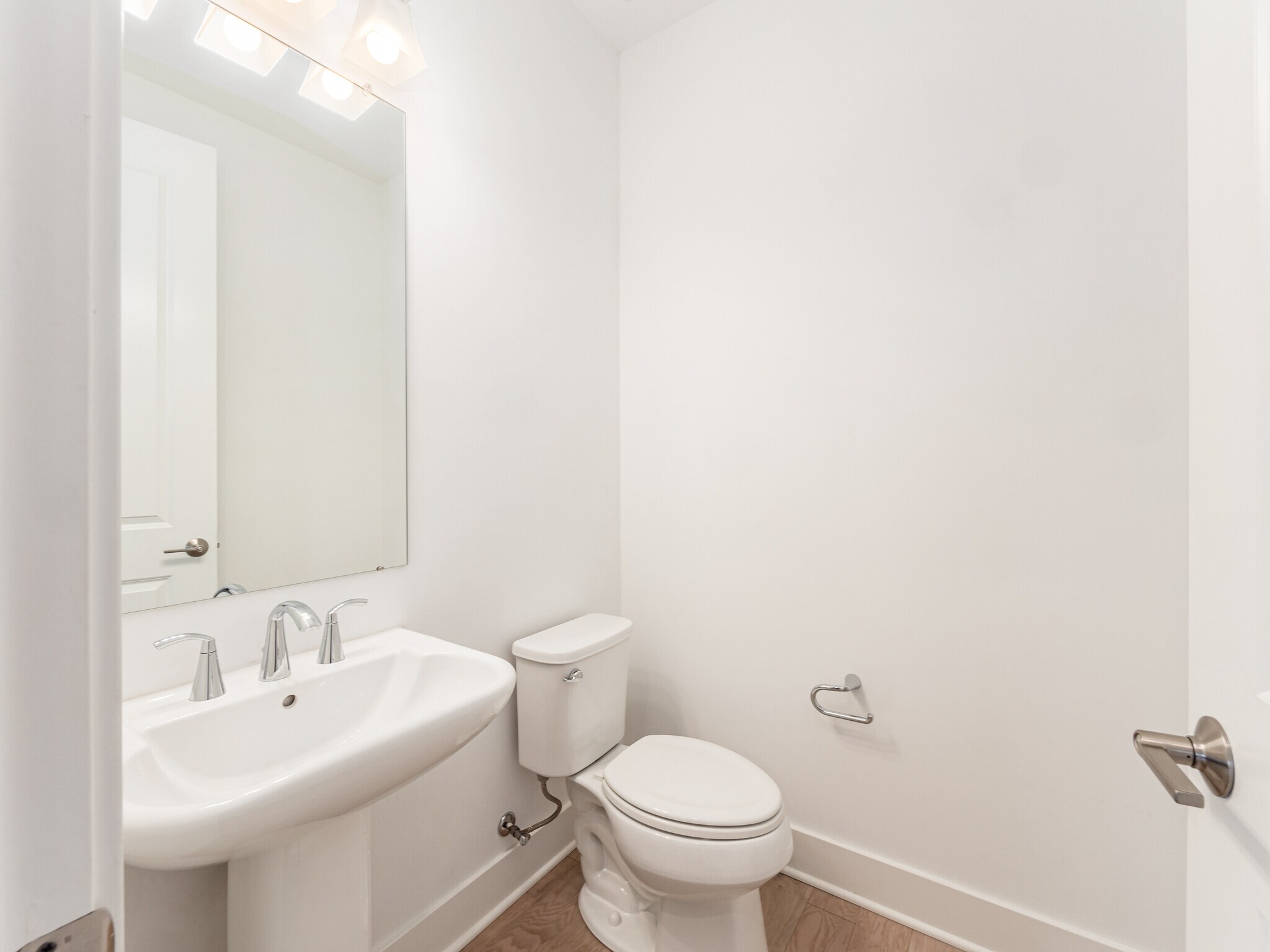 Building Photo - 766 N 6th St