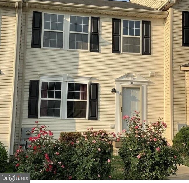 Building Photo - 100 Quince Tree Dr