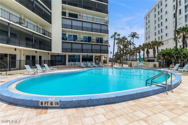 Building Photo - 3399 Gulf Shore Blvd N