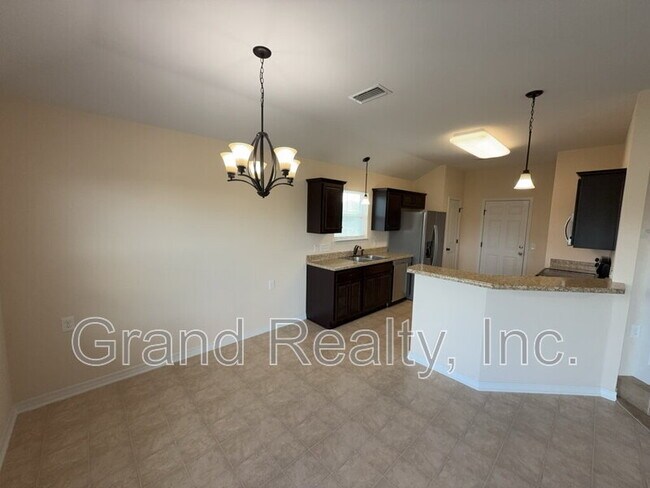 Building Photo - 5800 Glenby Ct
