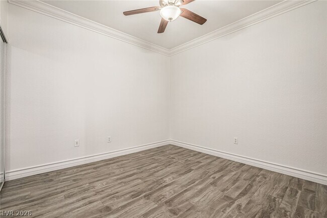 Building Photo - 210 E Flamingo Rd