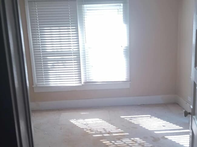 Building Photo - 612 S 9th St