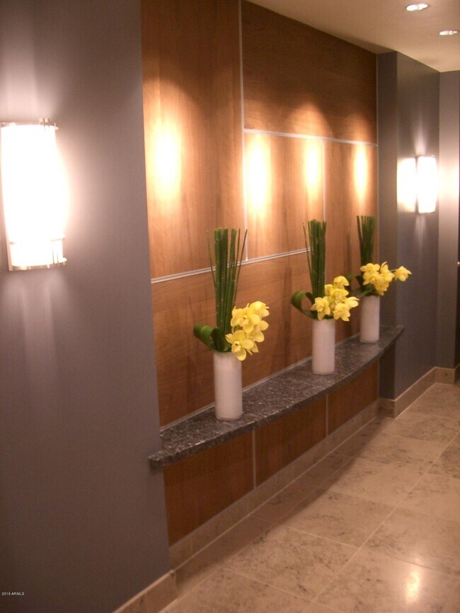 Building Photo - 140 E Rio Salado Pkwy