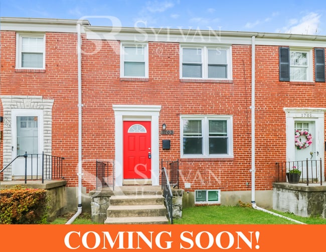 Primary Photo - Lovely move-in ready 4-bedroom, 2-bath townhouse.